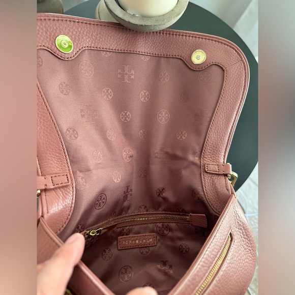 EUC Authentic Tory Burch Amanda Crossbody - Picture 3 of 6